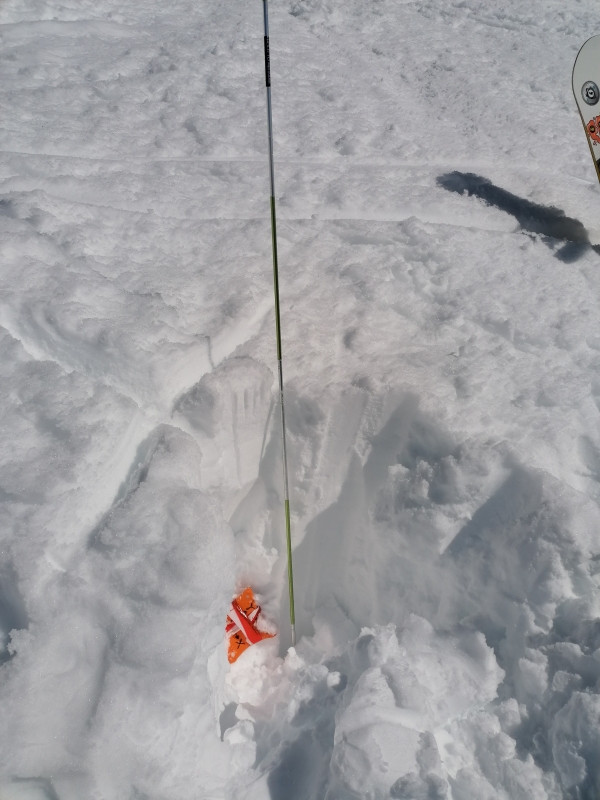 Finally, the team was able to recover the Sensor under 80 cm of snow.